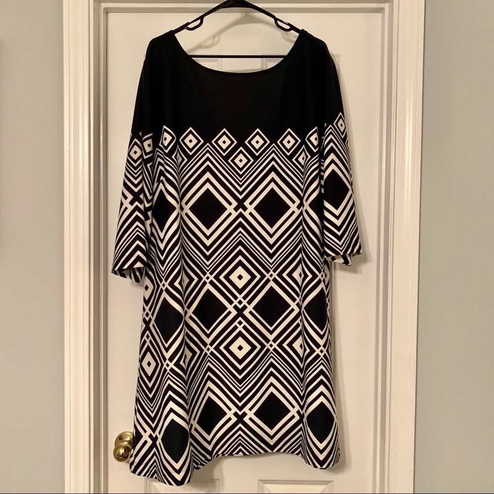 Taylor Black and White Geometric Print Dress